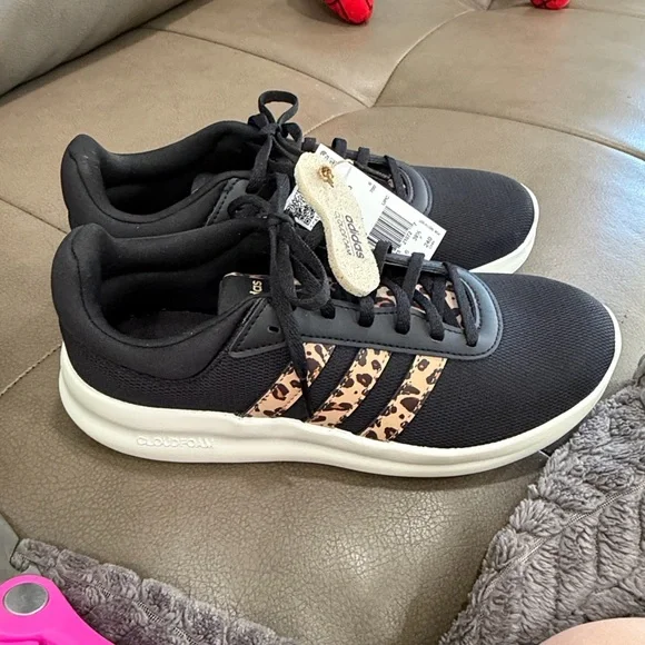 Adidas lite racer 4.0 •NWT •7.5 - Picture 5 of 7